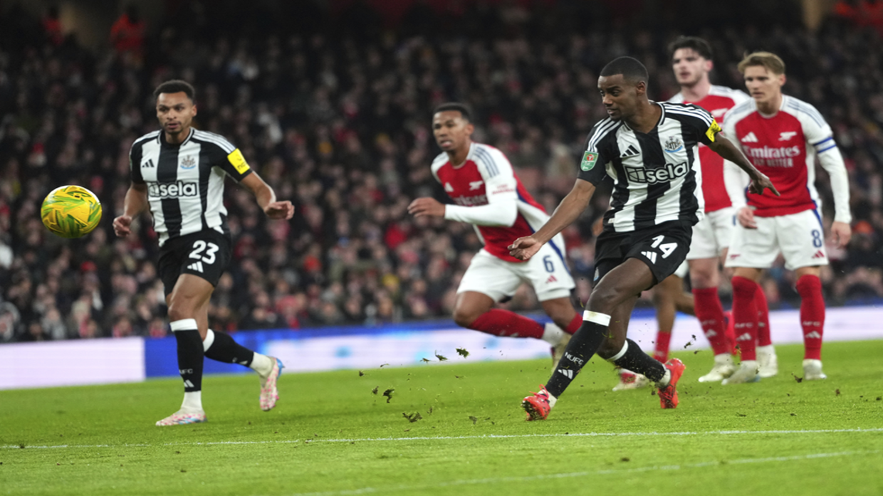 Newcastle beat Arsenal at home and inch closer to the English League Cup final